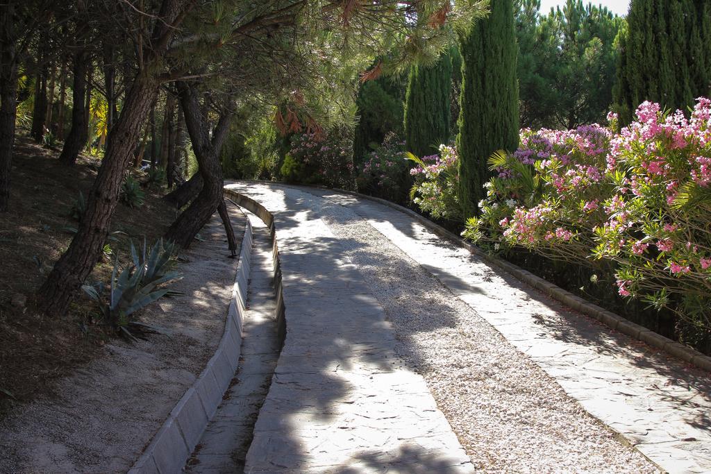 Hotel Ddg Retreat Casares Esterno foto