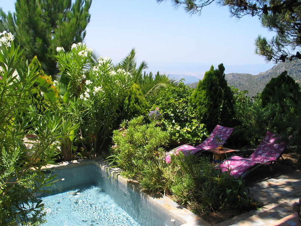 Hotel Ddg Retreat Casares Esterno foto